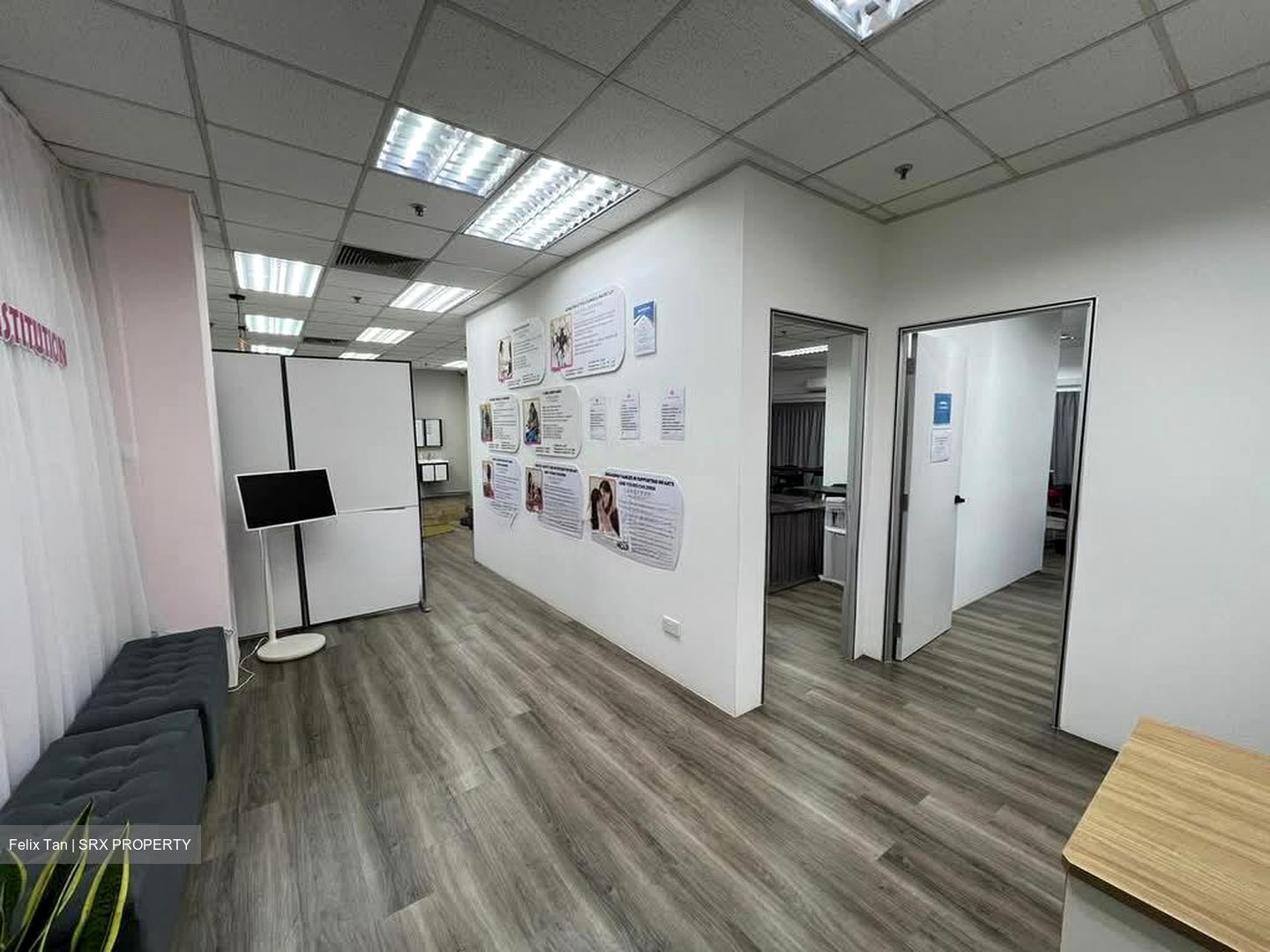 Fu Lu Shou Complex (D7), Office #580586881